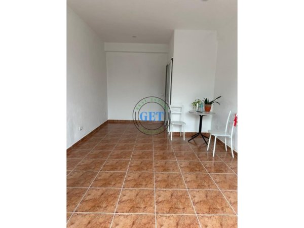 Durres, jepet me qera ambjent biznesi Kati 0, 20 m² 250 € (Rruga e re e Portiti)