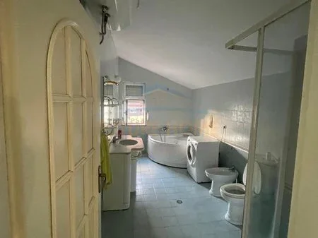 Tirane, shitet apartament 2+1 Kati 5, 106 m² 270.000 € 