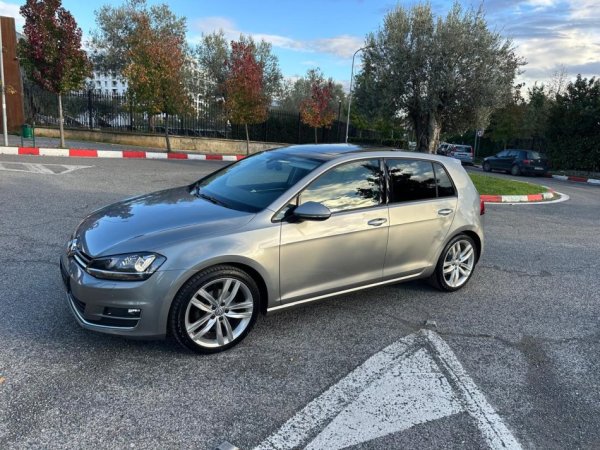 Tirane, shes makine VOLKSWAGEN GOLF 7 2.0 HIGLINE FULL OPTION PANORAMA Nafte, gri e erret automatik Klima 193.000 km