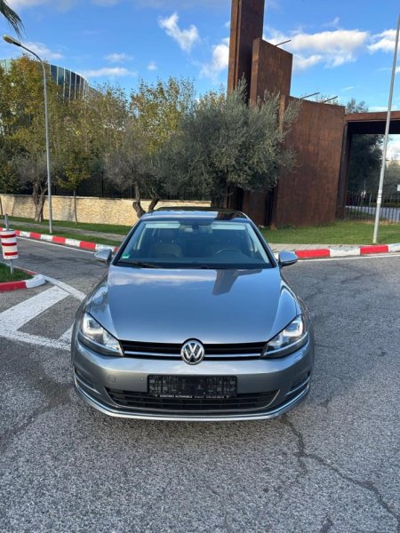 Tirane, shes makine VOLKSWAGEN GOLF 7 2.0 HIGLINE FULL OPTION PANORAMA Nafte, gri e erret automatik Klima 193.000 km