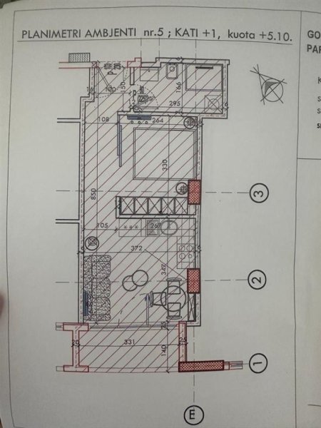 Tirane, jepet me qera zyre Kati 1, 77 m² 750 € (MYSLYM SHYRI)