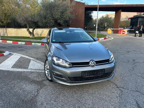 Tirane, shes makine VOLKSWAGEN GOLF 7 2.0 HIGLINE FULL OPTION PANORAMA Nafte, gri e erret automatik Klima 193.000 km