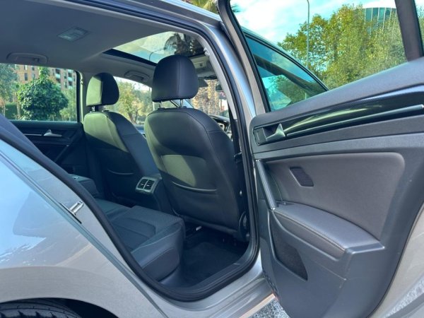 Tirane, shes makine VOLKSWAGEN GOLF 7 2.0 HIGLINE FULL OPTION PANORAMA Nafte, gri e erret automatik Klima 193.000 km