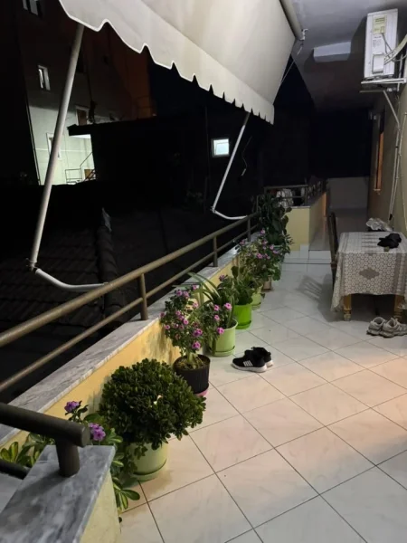Tirane, jepet me qera apartament 2+1 Kati 2,