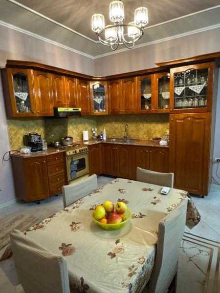 Tirane, jepet me qera apartament 2+1 Kati 2, 500 € 