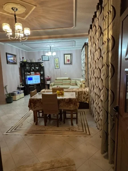 Tirane, jepet me qera apartament 2+1 Kati 2,