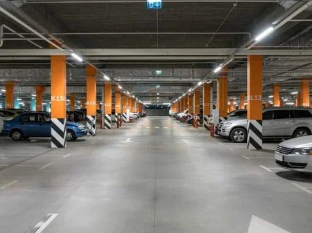 Tirane, shitet garazh | post parkimi Kati -1, 