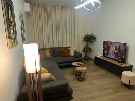 Tirane, shitet apartament 2+1 Kati 2, 88 m²