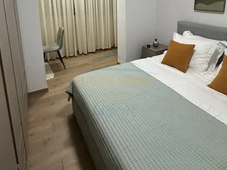 Tirane, shitet apartament 2+1 Kati 2, 88 m²