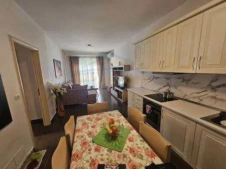 Tirane, jepet me qera apartament 2+1 Kati 2, 100 m² 650 € 