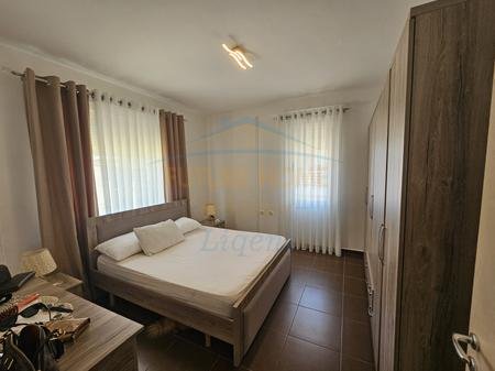 Tirane, jepet me qera apartament 2+1 Kati 2, 100 m² 650 € 
