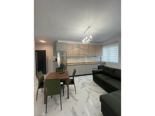 Tirane, jepet me qera apartament 2+1 Kati 4, 71 m² 700 € (Green Tarrace, Liqeni i Thatë)