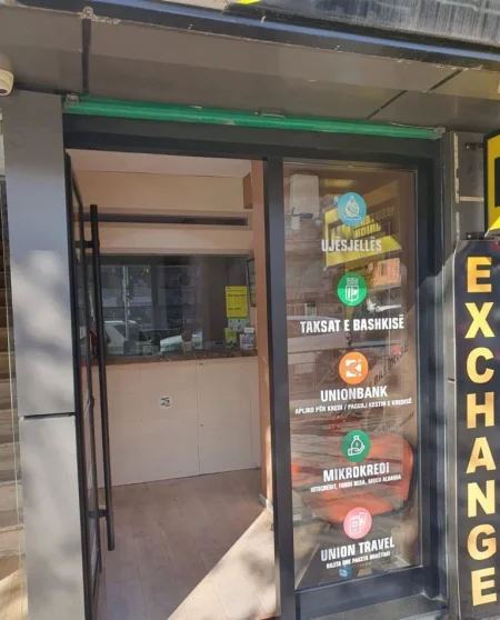 Tirane, shitet dyqan Kati 0, 20 m² 158.000 € (Rruga e Kavajës)