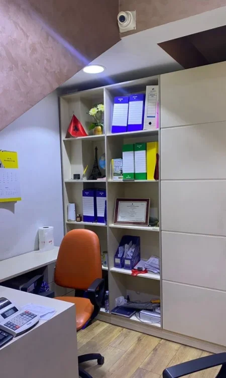 Tirane, shitet dyqan Kati 0, 20 m² 158.000 € (Rruga e Kavajës)