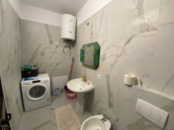 Tirane, jepet me qera apartament 2+1+Ballkon Kati 5, 71 m² 600 € (Don Bosko)
