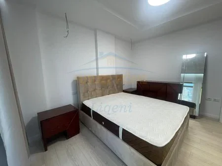 Tirane, jepet me qera apartament 2+1 Kati 3, 79 m² 1.000 € 