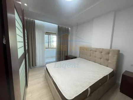 Tirane, jepet me qera apartament 2+1 Kati 3, 79 m² 1.000 € 