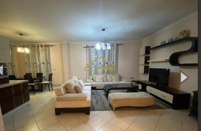 Tirane, jepet me qera apartament 3+1 Kati 2, 152 m² 620 € (SELITE)