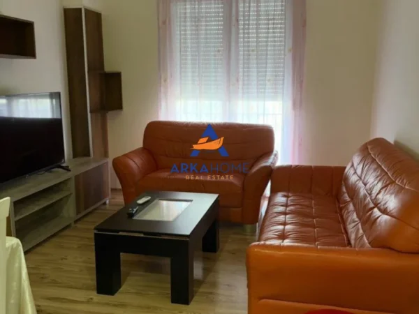 Tirane, jepet me qera apartament 1+1+Ballkon Kati 4, 60 m² 520 € (QYTET STUDENTI)