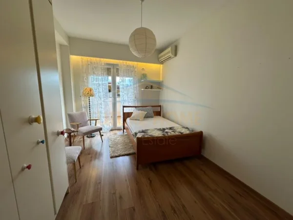 Tirane, jepet me qera apartament 2+1 Kati 6, 120 m² 1.200 € 