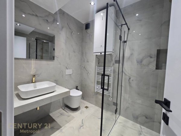 Tirane, jepet me qera apartament 3+1+Aneks+Ballkon Kati 5, 105 m² 1.500 € (Kodra e Diellit , Residence)