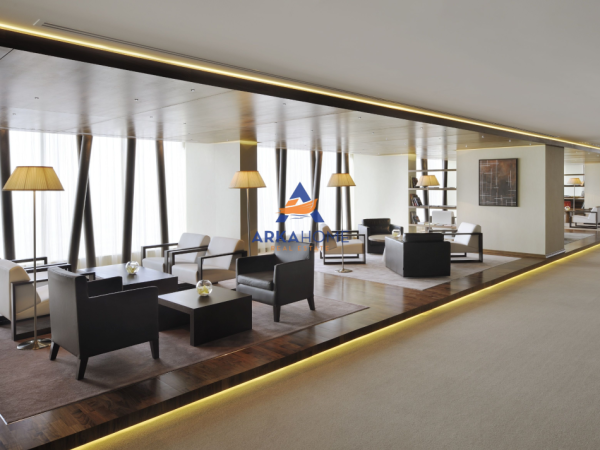 Tirane, jepet me qera bar-kafe , 700 m² 13.000 € (rruga e sales)