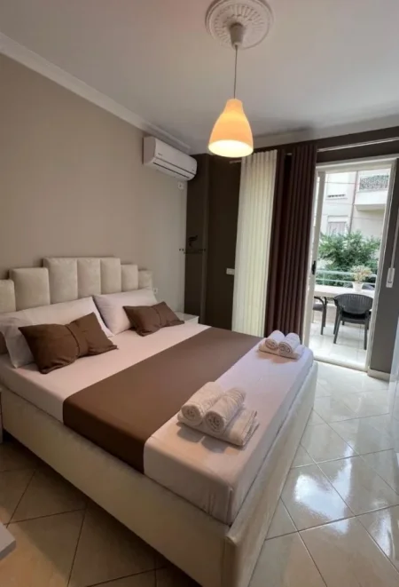 Tirane, jepet me qera apartament 1+1 Kati 2, 94 m² 600 € (LIQENI I THATE)