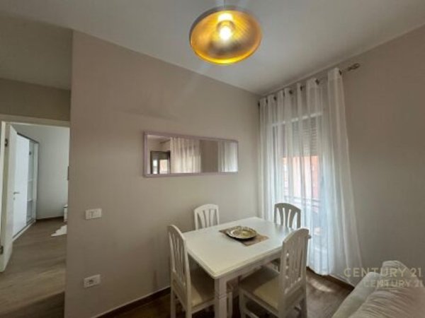 Tirane, jepet me qera apartament 1+1 Kati 7, 71 m² 800 € (Kompleksi Deliorgji)