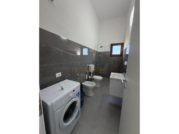 Durres, jepet me qera apartament 1+1 Kati 1, 128 m² 300 € (Kodra e Kuajve)