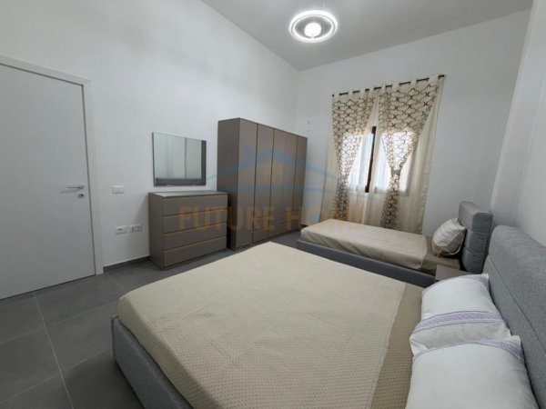Durres, jepet me qera apartament 1+1 Kati 1, 128 m² 300 € (Kodra e Kuajve)