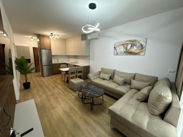Tirane, jepet me qera apartament 2+1 Kati 8, 77 m² 1.000 € 