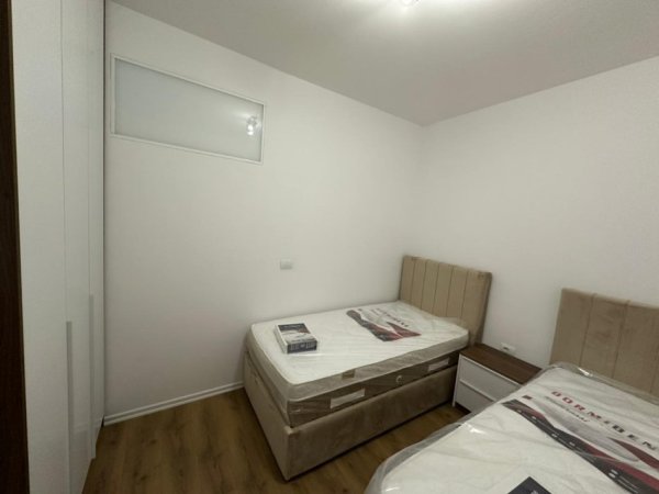 Tirane, jepet me qera apartament 2+1 Kati 8, 77 m² 1.000 € 