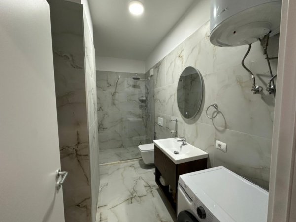 Tirane, jepet me qera apartament 2+1 Kati 8, 77 m² 1.000 € 