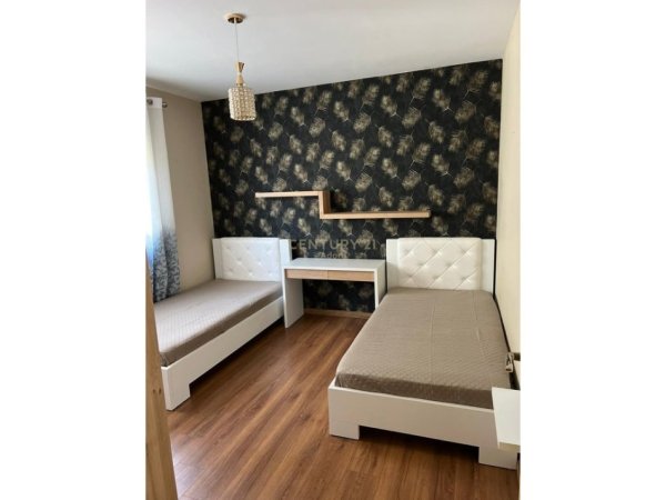 Tirane, jepet me qera apartament 2+1+Aneks+Ballkon Kati 2, 103 m² 850 € (Kopeshti Botanik)
