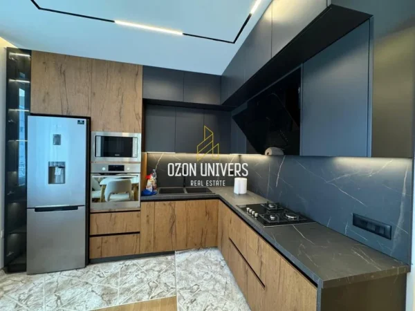 Tirane, shitet apartament 2+1+Ballkon Kati 5, 100 m² 240.000 € (Unaza e Re)