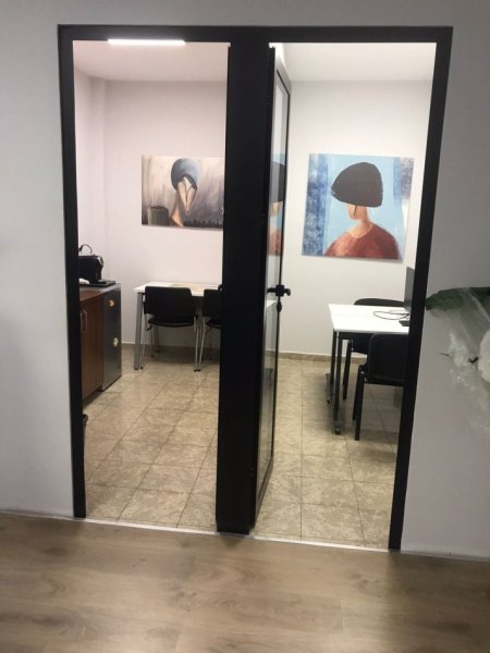 Tirane, jepet me qera zyre Kati 1, 140 m² 2.500 € (Rruga Brigada e VIII)