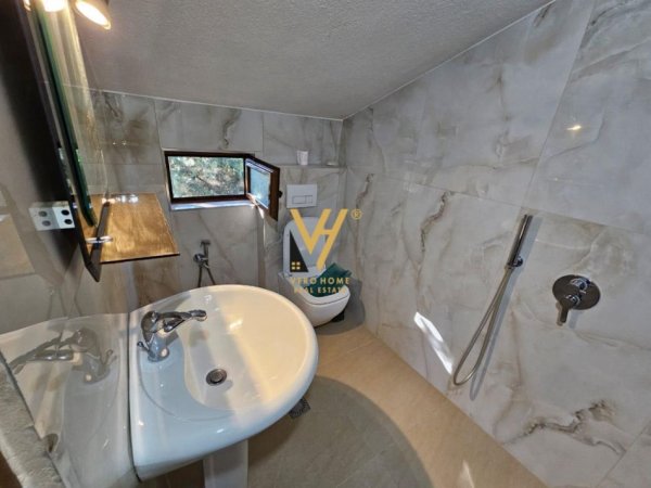 Tirane, jepet me qera apartament 2+1+Ballkon Kati 3, 100 m² 800 € (VILAT GJERMANE)