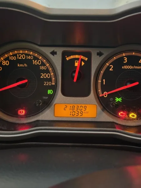 Tirane, shitet makine Nissan Note 1.4 ardhur nga Belgjika Nafte, e zeze manuale Kondicioner 210.000 km 4.099 €