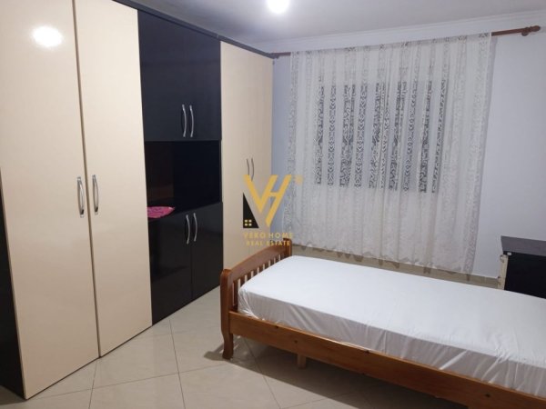 Tirane, jepet me qera apartament 2+1+Ballkon Kati 1, 98 m² 600 € (ISH PARKU)