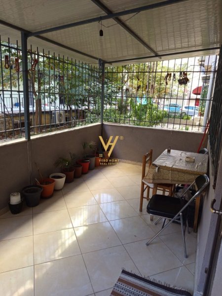 Tirane, jepet me qera apartament 2+1+Ballkon Kati 1, 98 m² 600 € (ISH PARKU)