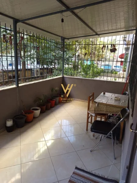 Tirane, jepet me qera apartament 2+1+Ballkon Kati 1, 98 m² 600 € (ISH PARKU)