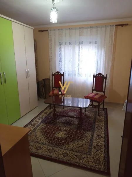 Tirane, jepet me qera apartament 2+1+Ballkon Kati 1, 98 m² 600 € (ISH PARKU)