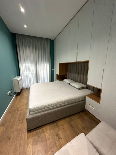 Tirane, jepet me qera apartament 1+1+Ballkon Kati 3, 73 m² 950 € (Kompleksi Delijorgji)