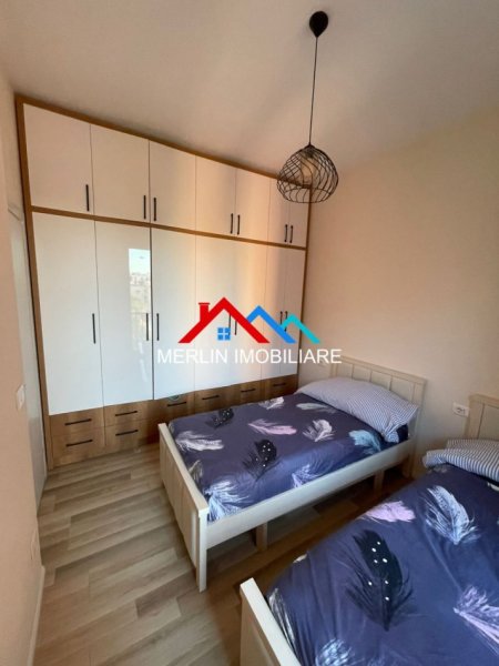 Tirane, jepet me qera apartament 2+1+Ballkon Kati 3, 107 m² 775 € (KINOSTUDIO)