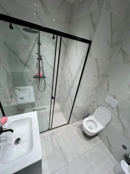 Tirane, shitet garsoniere 1+1 Kati 1, 29 m² 65.000 € (tek Kompleksi Mangalem)