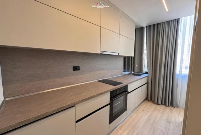 Tirane, jepet me qera garsonier 1+1 Kati 3, 128 m² 1.900 € (prane Neptunit)