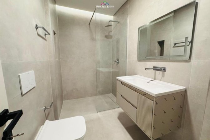 Tirane, jepet me qera garsonier 1+1 Kati 3, 128 m² 1.900 € (prane Neptunit)
