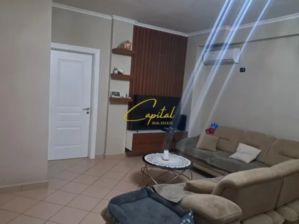 Tirane, jepet me qera apartament 2+1 Kati 2, 85 m² 700 € (KODRA E DIELLIT 1)