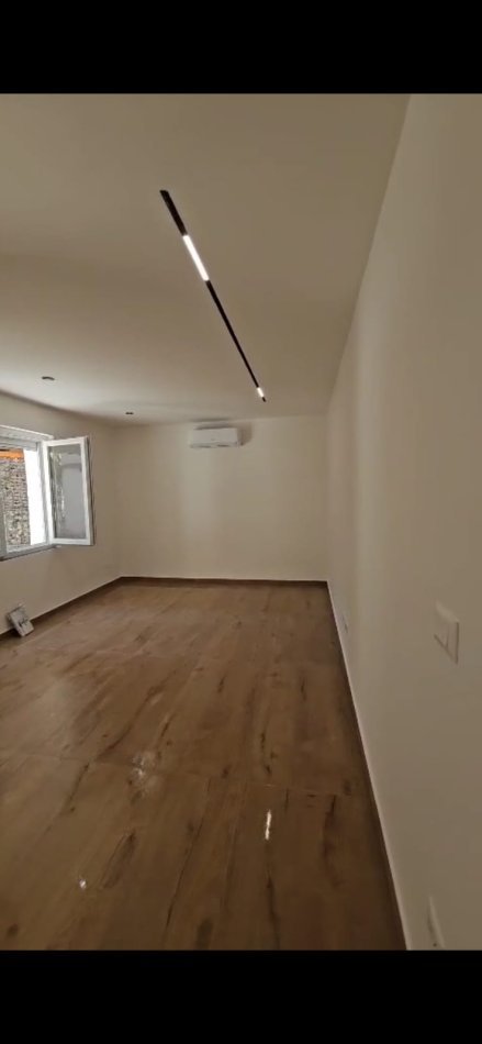 Tirane, jepet me qera ambjent biznesi Kati 1, 50 m² 500 € (RRUGA BARDHYL)