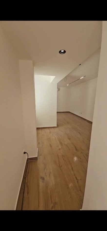 Tirane, jepet me qera ambjent biznesi Kati 1, 50 m² 500 € (RRUGA BARDHYL)